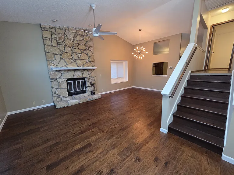 4133 N Auburn St — Photo 2