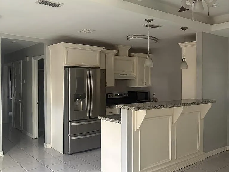 1925 Diamante Dr — Photo 2