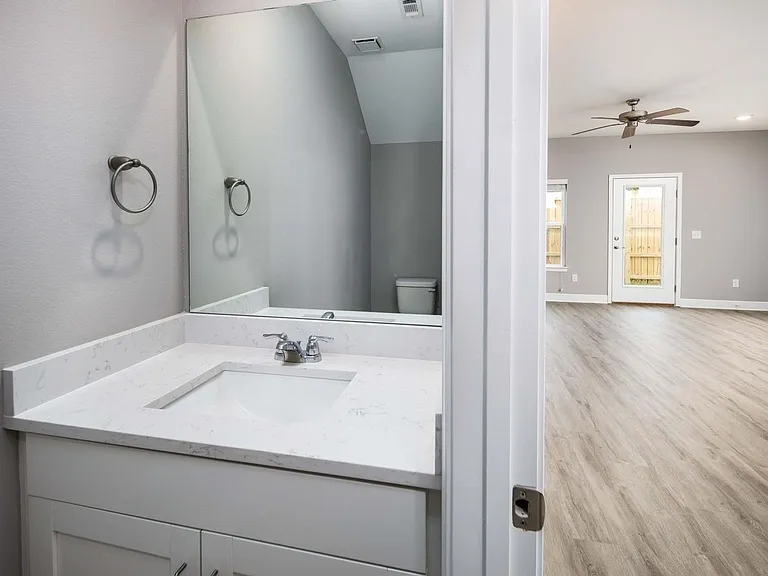 319 Carmel Dr #15 — Photo 10