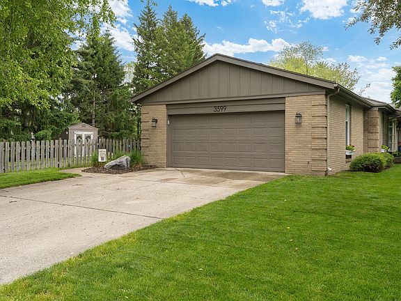 3rd image of 3599 Canterbury Dr