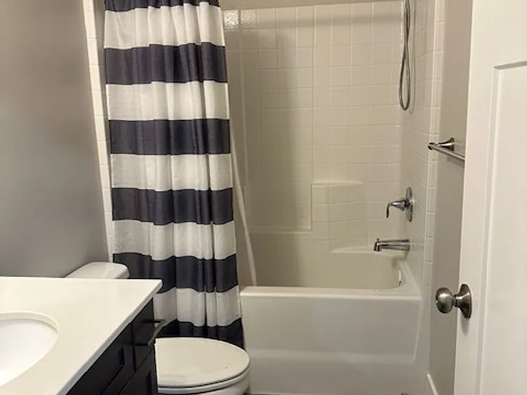 1601 Quartz Dr #D — Photo 11