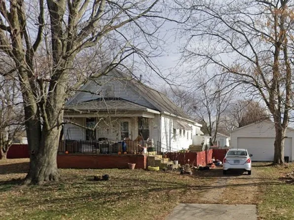 1408 N 19th St, Mattoon, IL 61938