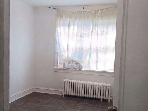 4th image of 104 25th St #2