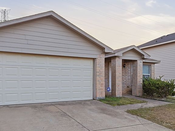 3rd image of 6213 Balcony Ln