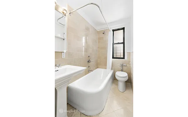 Rented by Douglas Elliman | media 19