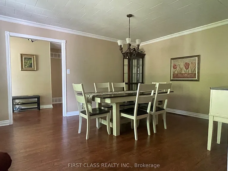 251 Scott Ave — Photo 7