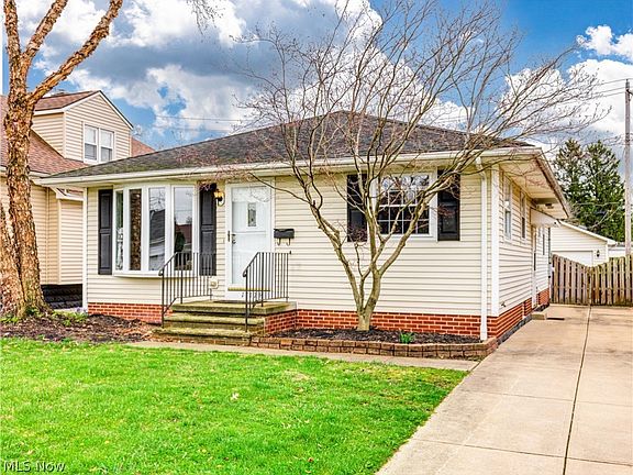 2nd image of 1717 1/2 Grovewood Ave