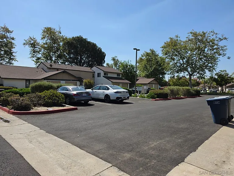 505 Smoketree Gln — Photo 4