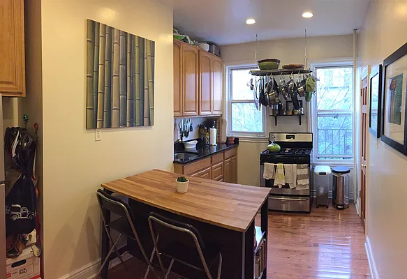 Rented by The Hamilton Group | media 10