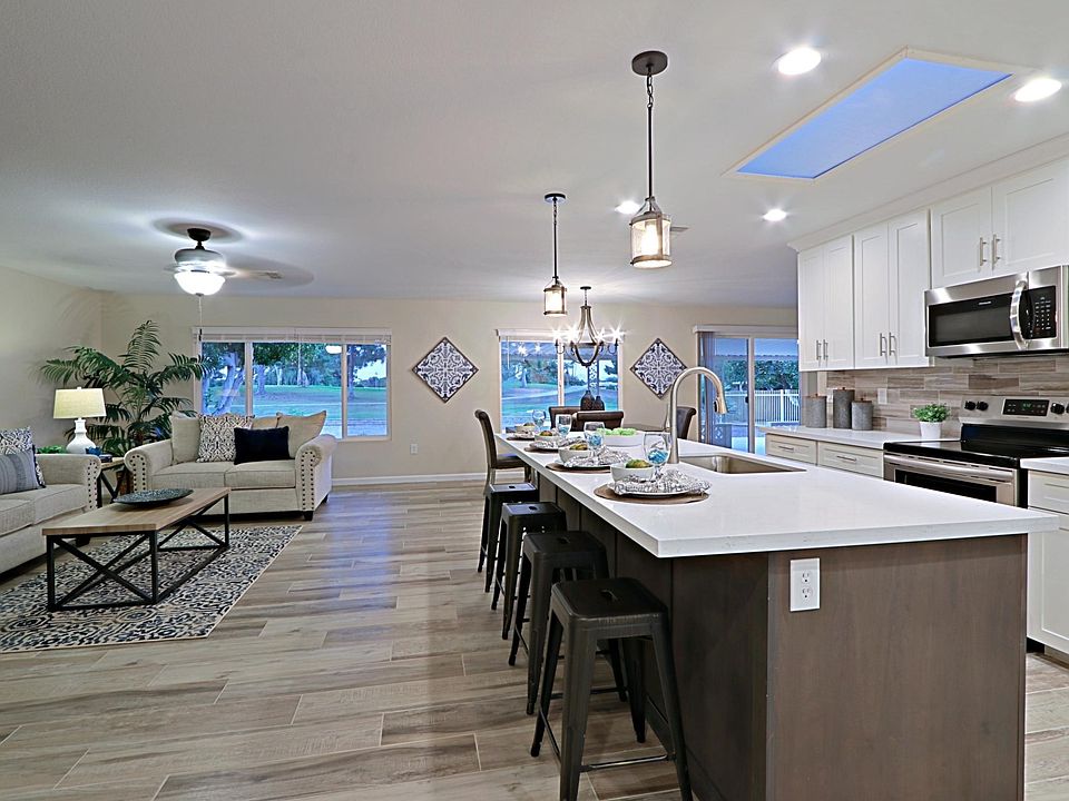Greatroom and Kitchen 1