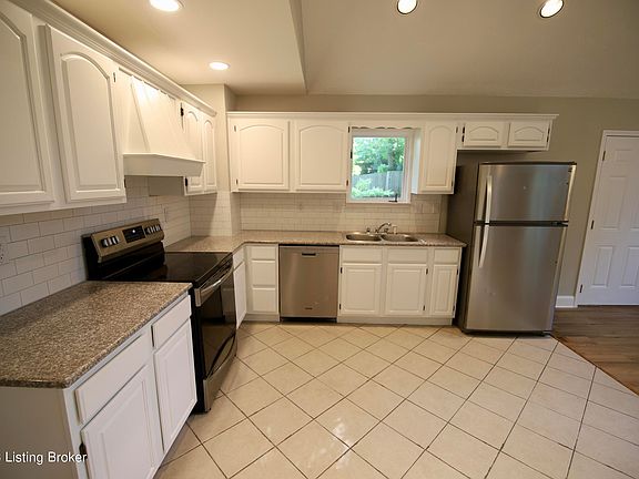 4th image of 2613 Lakeside Dr