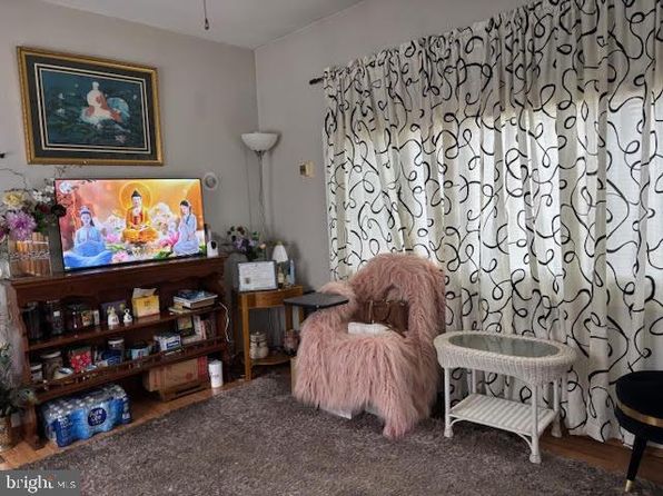 130 Strand Ave, Sicklerville, NJ 08081
