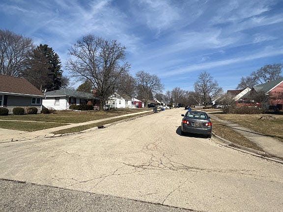 5th image of 1411 Leaman Pl