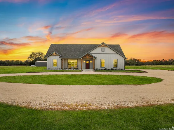 967 County Road 355, Hondo, TX 78861