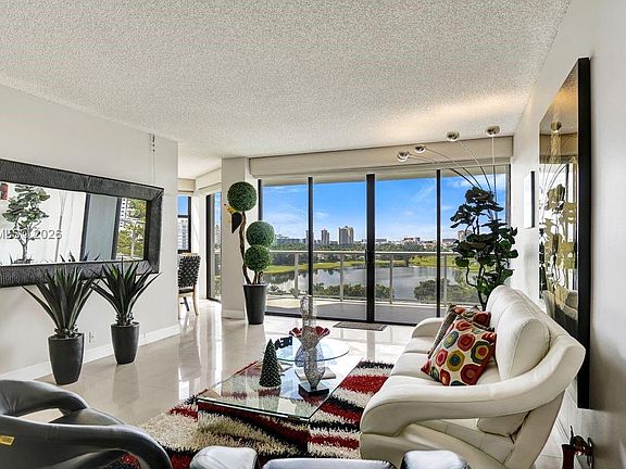 3rd image of 20281 E Country Club Dr APT 809