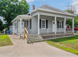 118 Maple St, Lincoln, RI 02838