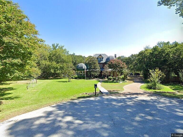 1st image of 1345 Lakeview Dr