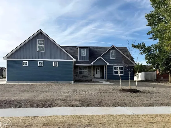 249 Shelldrake Ln, Saint Clair, MI 48079