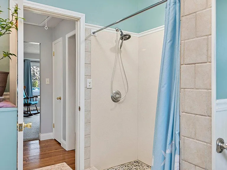 507 E Gibson St — Photo 15