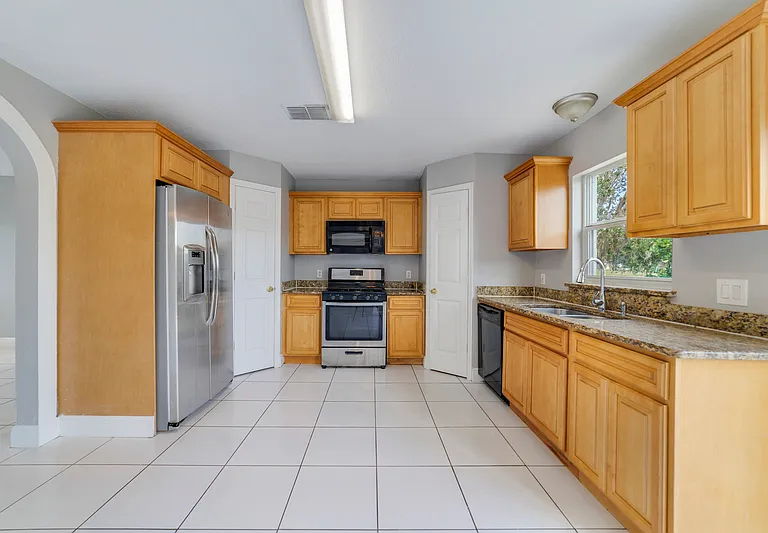 3170 Santa Cruz Dr — Photo 3