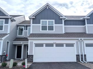 4042 Hayward Ave N, Oakdale, MN 55128