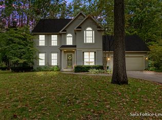 15285 Hofma Dr, Grand Haven, MI 49417