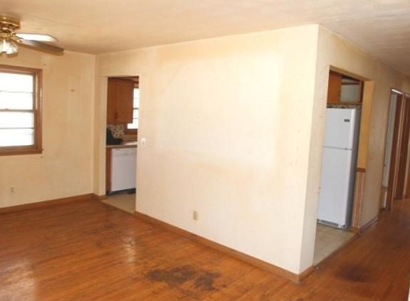 4th image of 3914 Humboldt Ave N