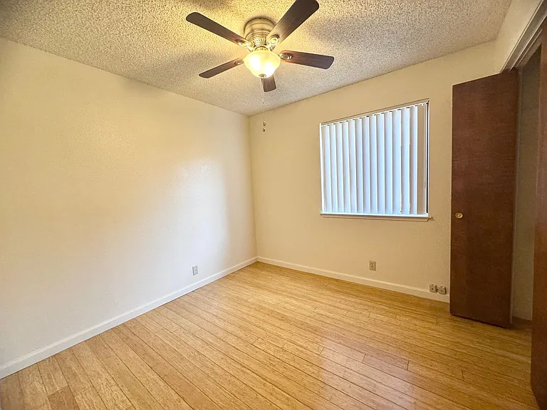 Stadium Village Apartments — Photo 23