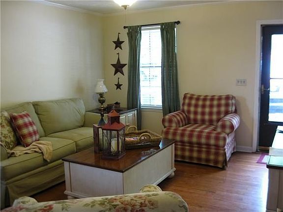 3rd image of 300 Deer Point Dr