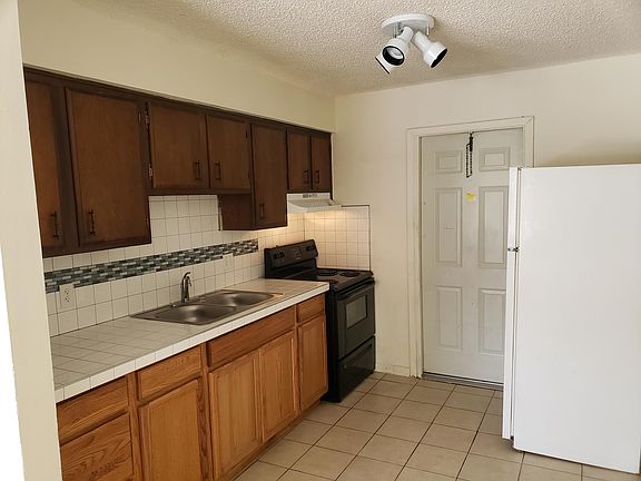 2nd image of 15542 Alma Ave APT A
