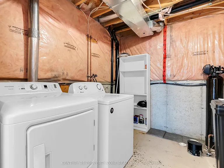 75 Benjamin Cres — Photo 40