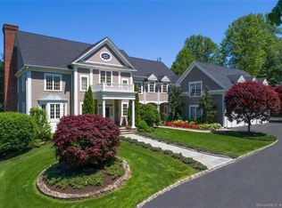 96 Stoneleigh Rd, New Canaan, CT 06840