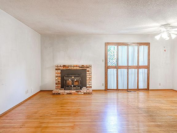 4th image of 430 Oak Lake Avenue