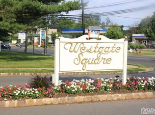 378 Westgate Dr, Edison, NJ