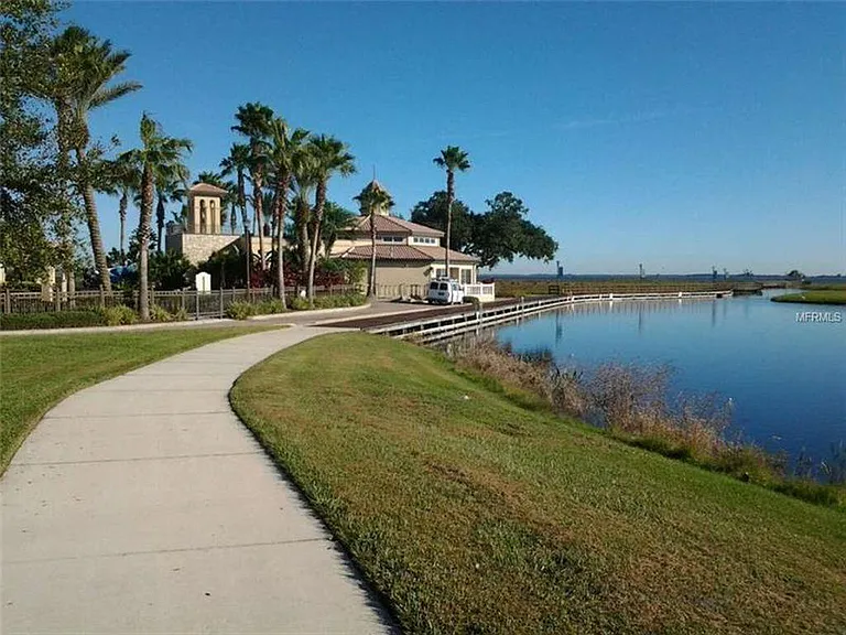3841 Shoreside Dr — Photo 2