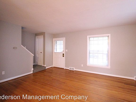 2nd image of 7539 Terrace St