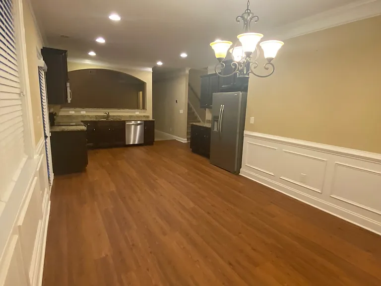 319 Haywood Dr — Photo 5
