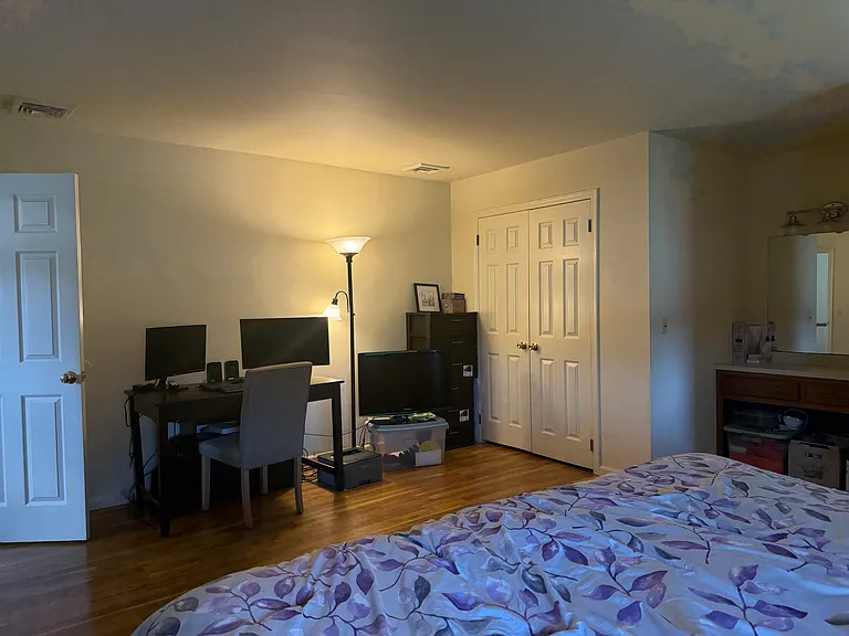 449 Lawrence St — Photo 7