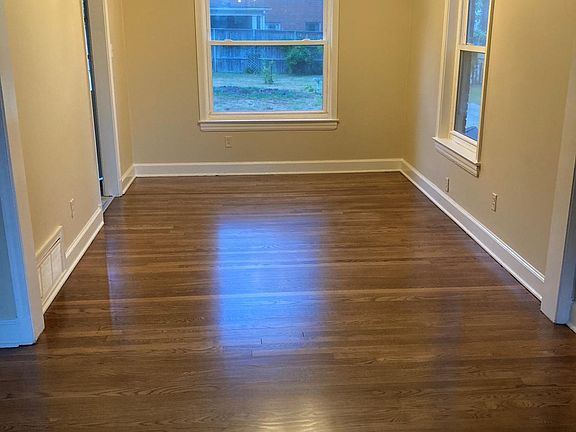 5th image of 3842 Montclair Dr