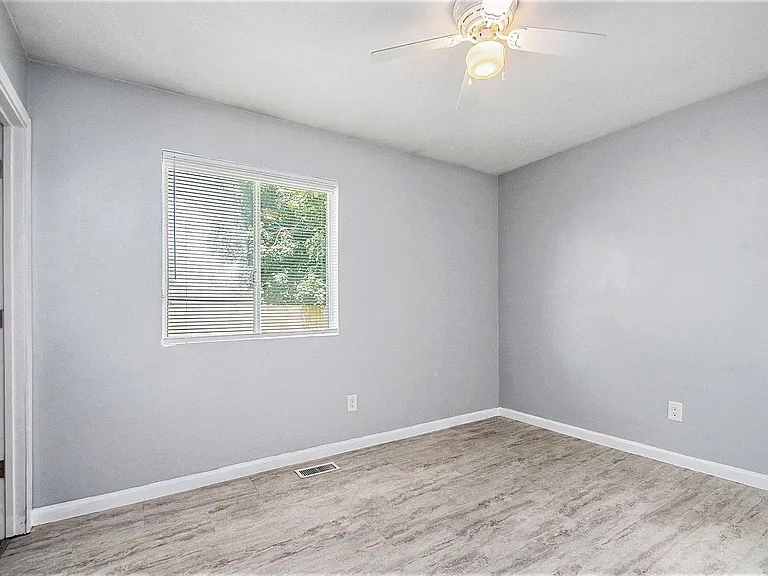 2404 Hummel Dr — Photo 14