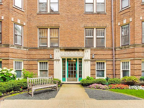 2nd image of 719 Hinman Ave APT 1W