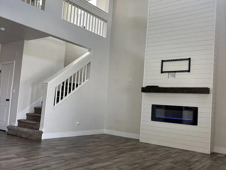 476 Gold Crown Rd — Photo 2