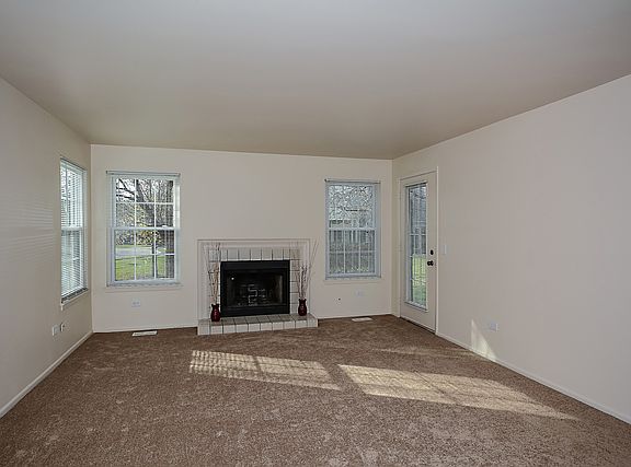 5th image of 2864 Belle Ln