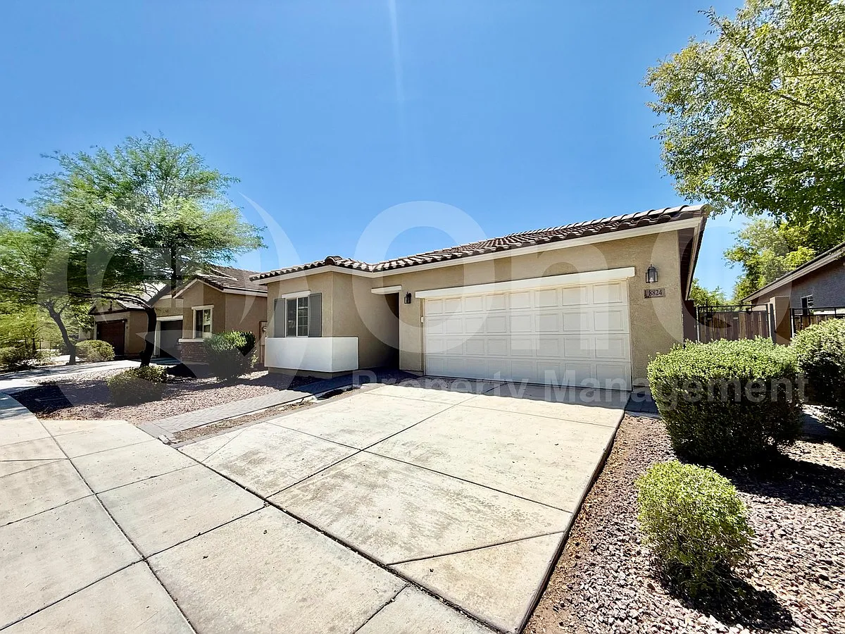 4 bed, 2.0 bath, 1558 sqft, $2,500 — Photo 3