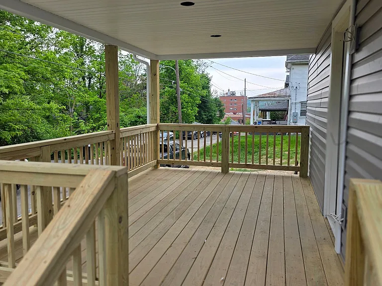 731 Wells St — Photo 2