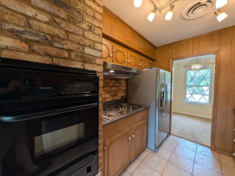 2812 Juniper Ln — Photo 9