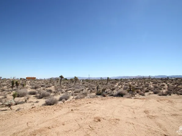 7441 Warren Vista Ave, Yucca Valley, CA 92284