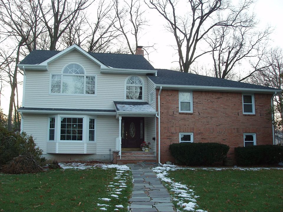 40 Clive Hills Road, Edison NJ 08820