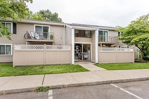 14 Village Green Ln #7 Photo 1