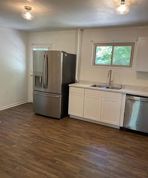 12107 Meadow Ln — Photo 3